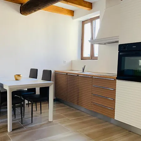 Duplex In Casa Rurale Con Cortile Privato Lugano Exterior photo